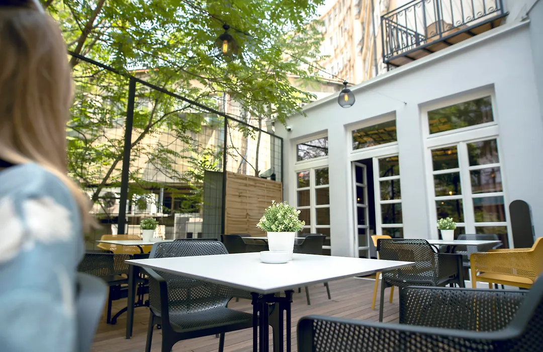Public House Hotel-1